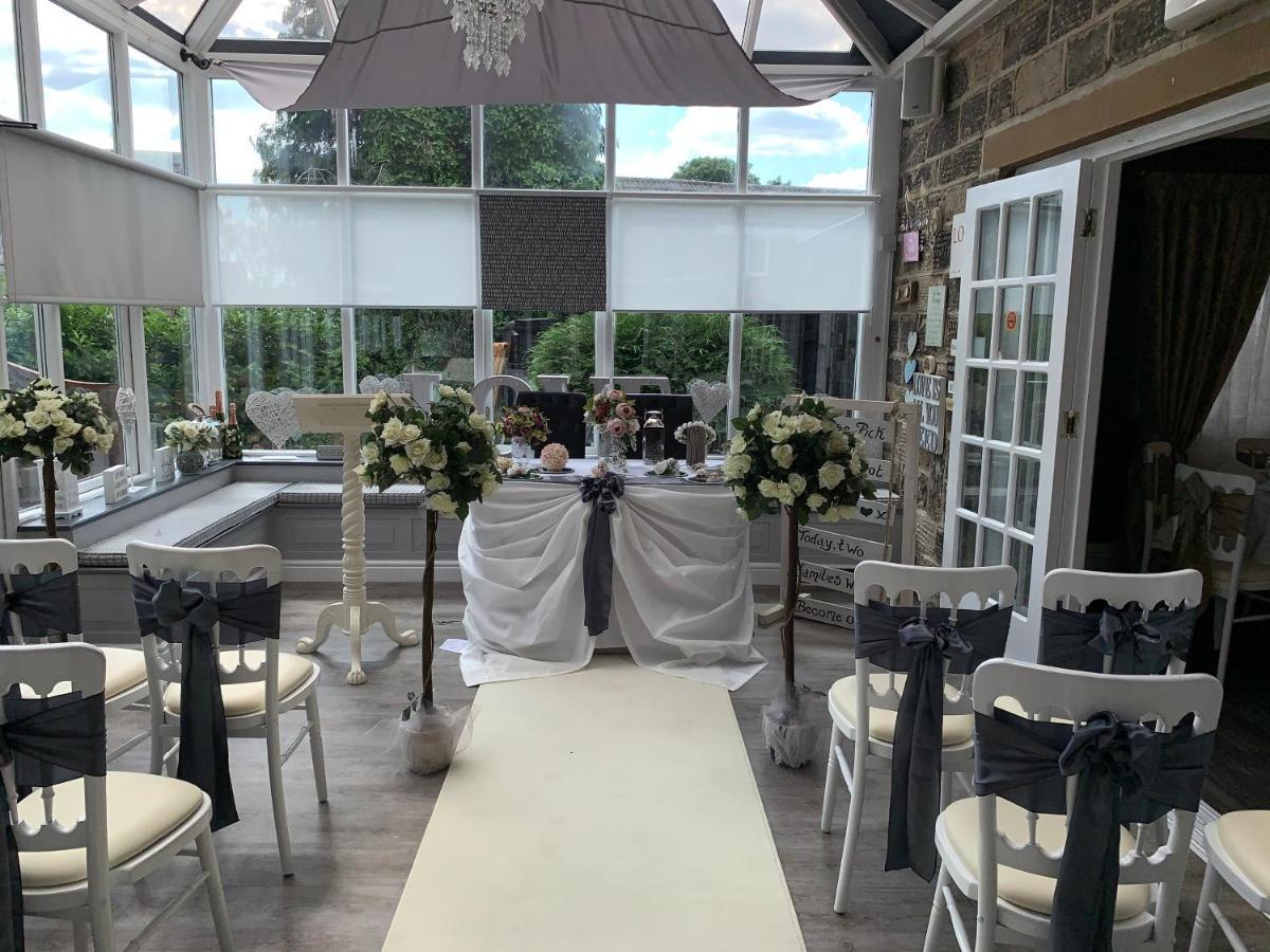 Dimple Well Lodge Hotel ウェイクフィールド エクステリア 写真