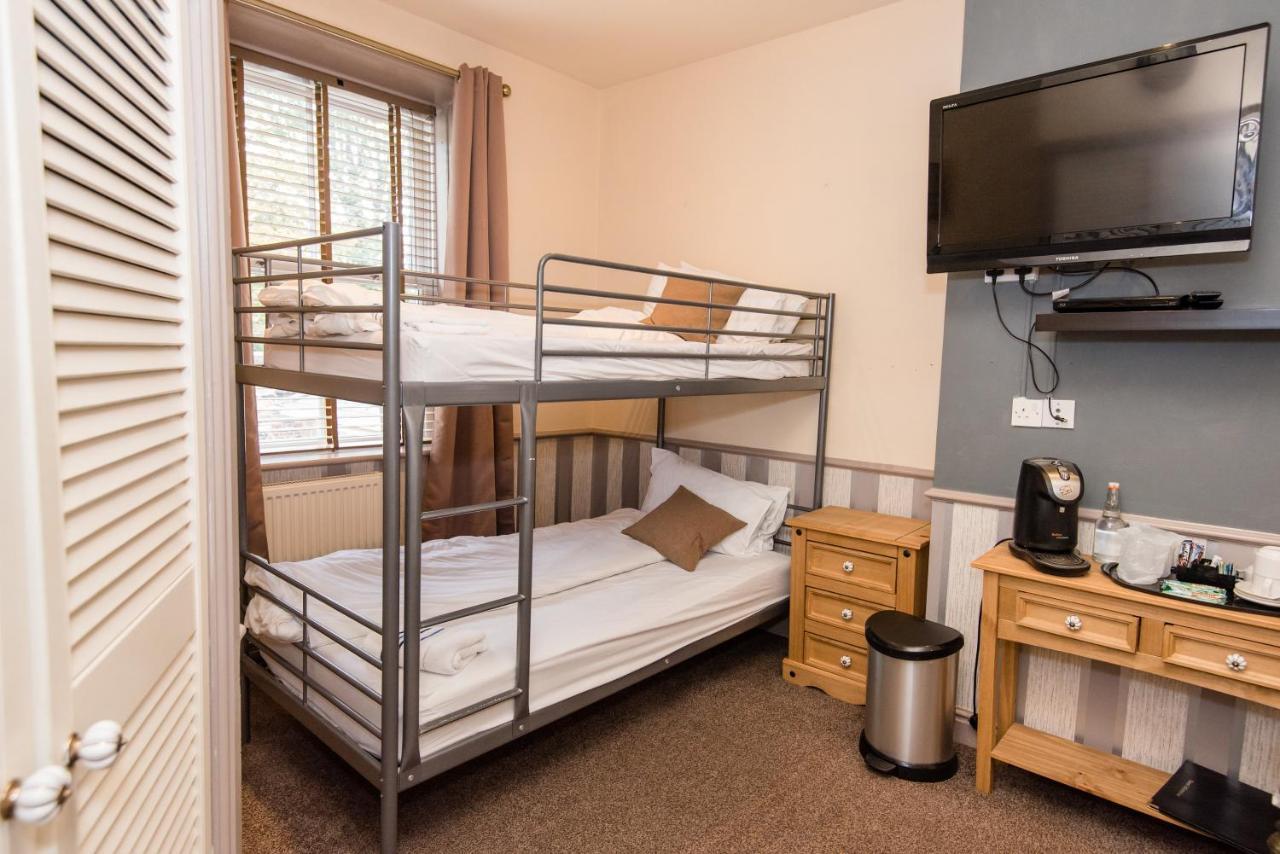 Dimple Well Lodge Hotel ウェイクフィールド エクステリア 写真