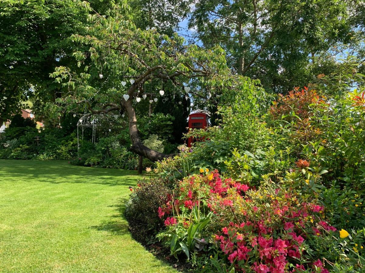 Dimple Well Lodge Hotel ウェイクフィールド エクステリア 写真